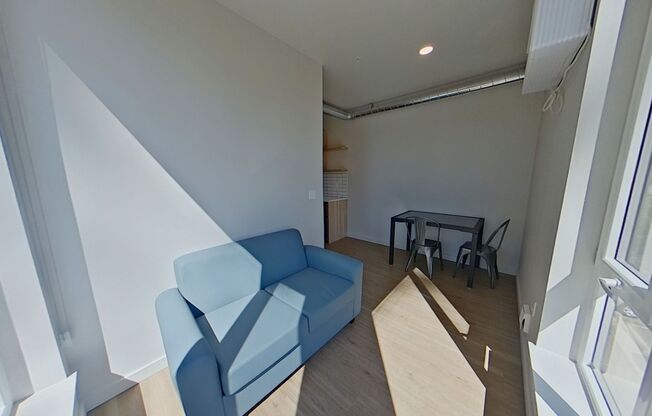 Studio, 1 bath, 314 sqft, $1,300, Unit 214