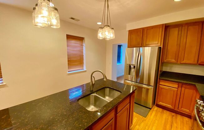 Stunning End-of-Group 3bed/3.5ba Patterson Park Home - 3000+ Square Feet with a large yard!