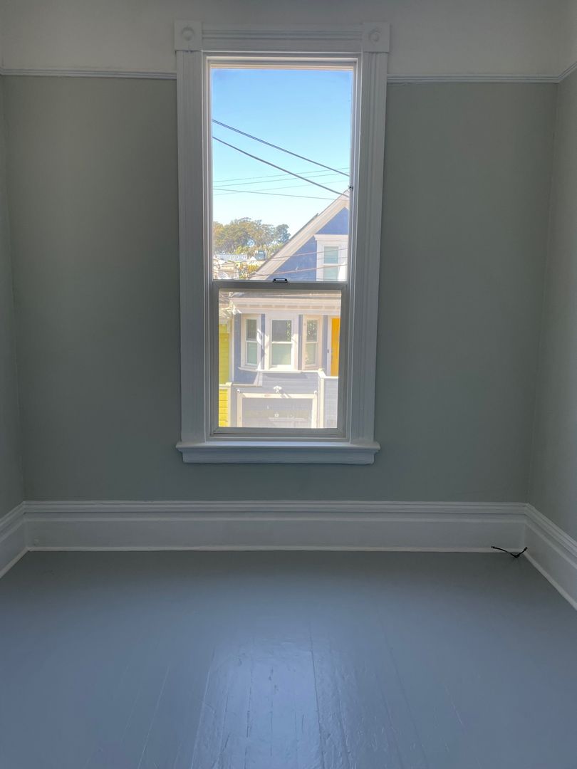2 BR/1 BA Single Family Home, Spacious Kitchen, HDWD Floors, Backyard w/Deck, Bernal Heights Neighborhood