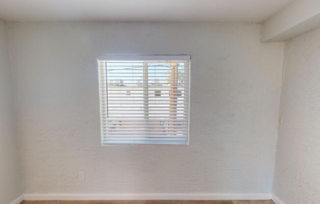 2 beds, 1 bath, 900 sqft, $1,390, Unit 25