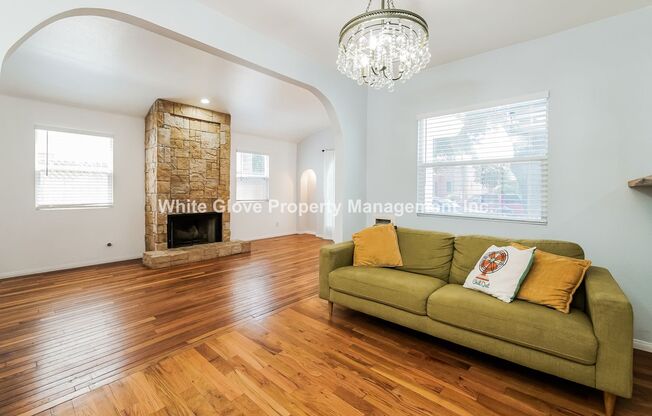 Spanish-Style 2 Bedroom Long Beach Home