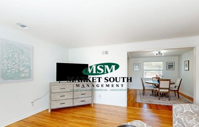 2 beds, 1 bath, 1,122 sqft, $1,900, Unit #4