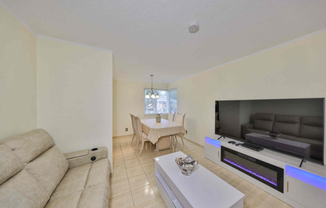 525 9 AVE N