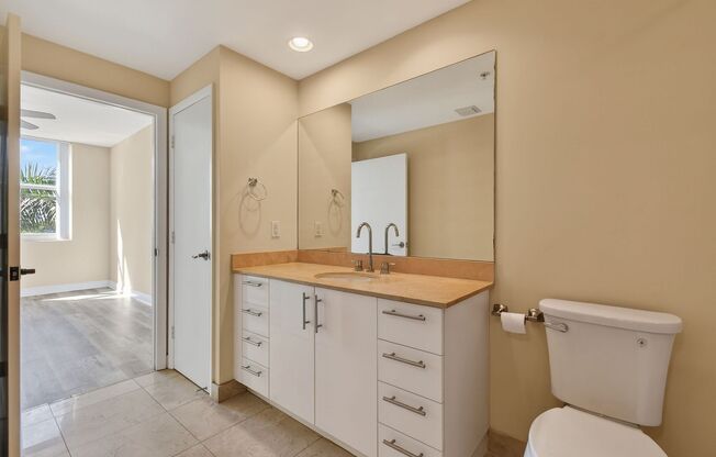 1 bed, 1 bath, 755 sqft, $2,550, Unit #426