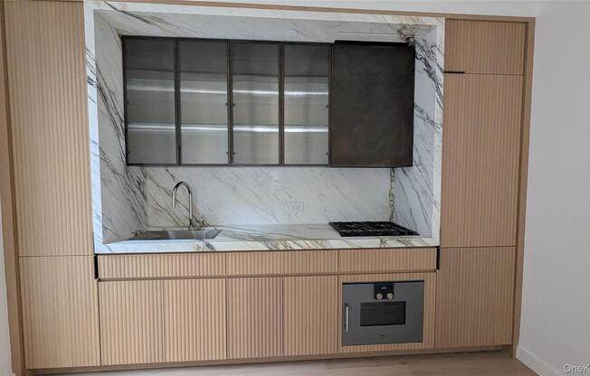 1 bed, 1 bath, 552 sqft, $6,200, Unit 21A