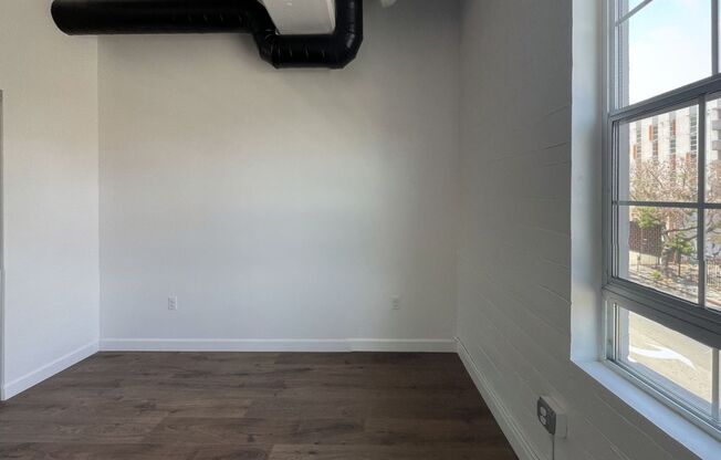 1 bed, 1 bath, 555 sqft, $1,914.17, Unit 313