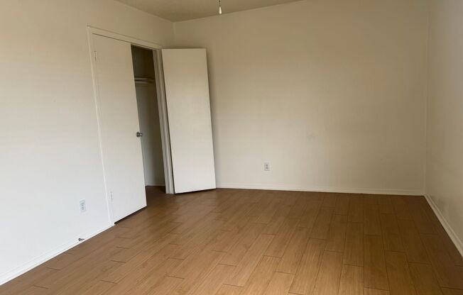 1 bed, 1 bath, 700 sqft, $1,024, Unit LAW9-303