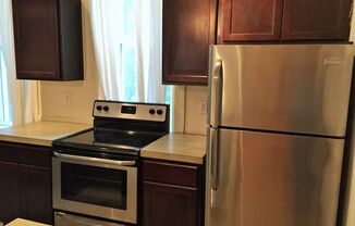 3 beds, 1 bath, $1,795, Unit 3