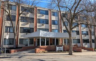 Beautuful 1 bed condo close to linden hills shopping, paths and the lakes!