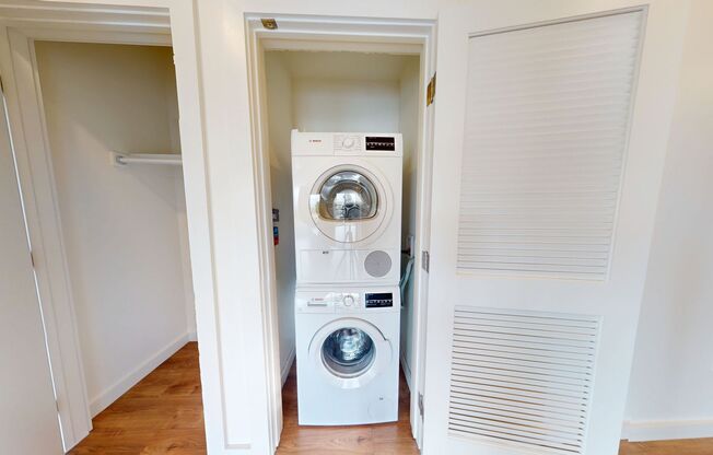 2 beds, 2 baths, 980 sqft, $2,845, Unit 202