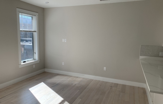 1 bed, 1 bath, 700 sqft, $3,425, Unit 306