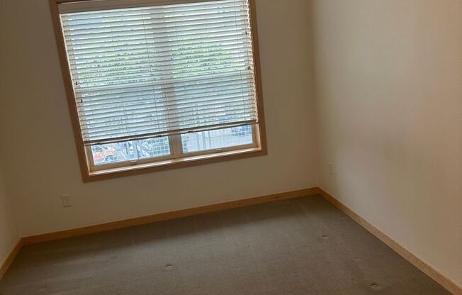 2 beds, 2 baths, 1,000 sqft, $1,595, Unit 314