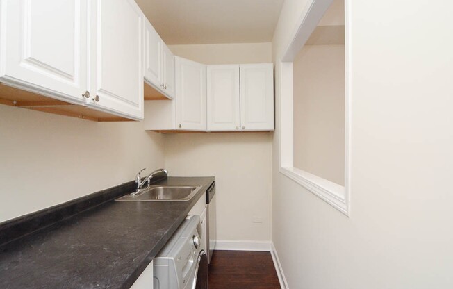 3343 MARSHFIELD