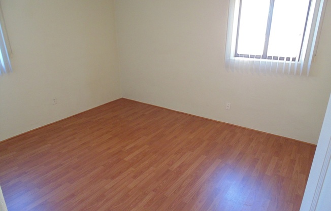 2 beds, 1 bath, $1,550