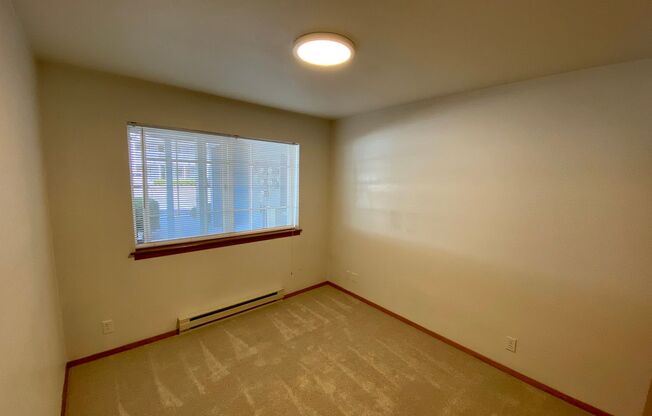 2 beds, 1 bath, $1,725, Unit 2690 - 04