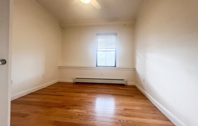 2 beds, 1.5 baths, 924 sqft, $2,880, Unit 12