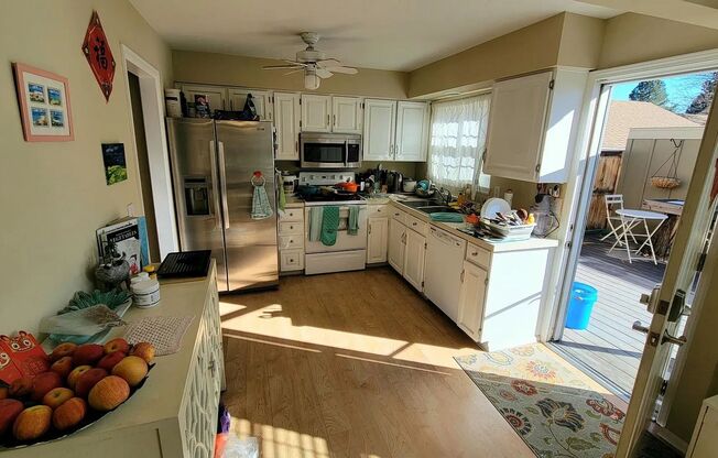 Spacious 4-bedroom, 3.5-bathroom townhome in Centennial