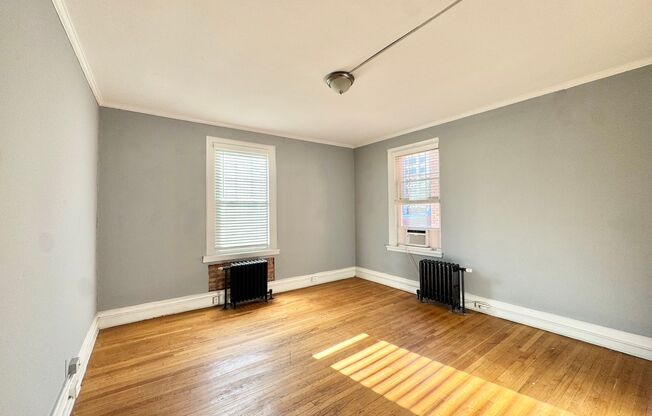 2 beds, 1 bath, $1,375, Unit 311