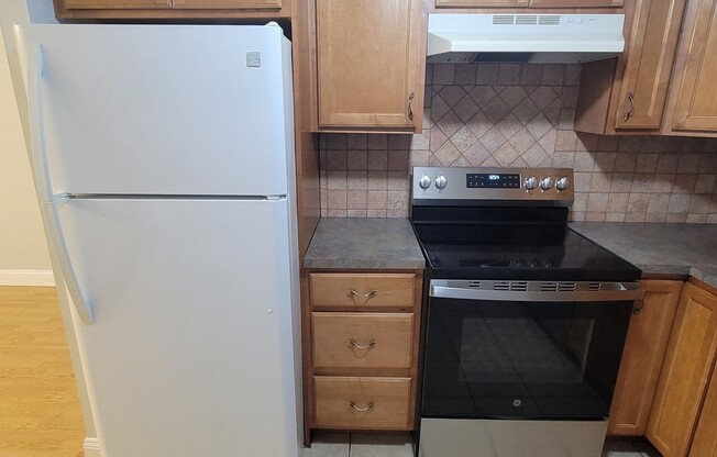 2 beds, 1 bath, 1,000 sqft, $2,350, Unit 0