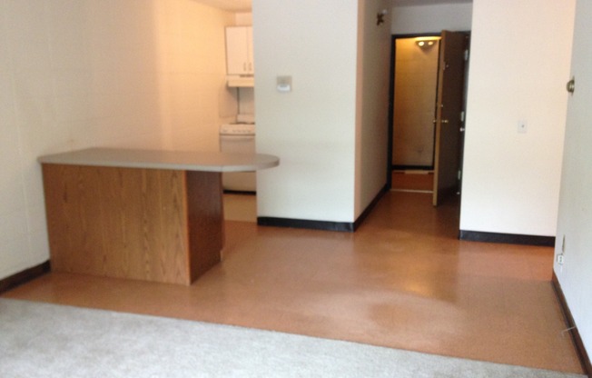 1 bed, 1 bath, $1,060, Unit 1C