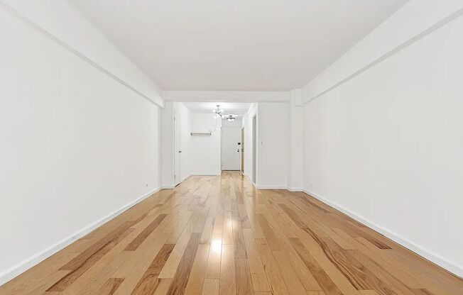 210 E 36 ST