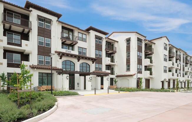 the preserve at ballantyne commons apartments exterior