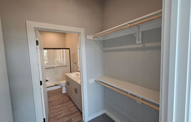 2 beds, 2 baths, 1,306 sqft, $2,100, Unit 201
