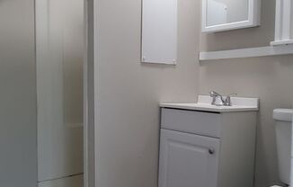 Studio, 1 bath, $775, Unit Apt 2