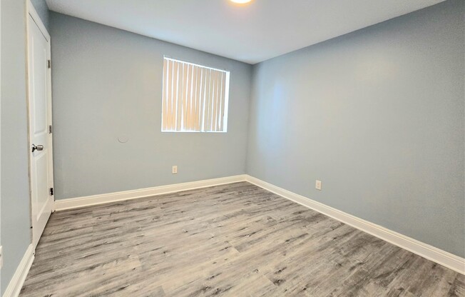 715 W 58 ST