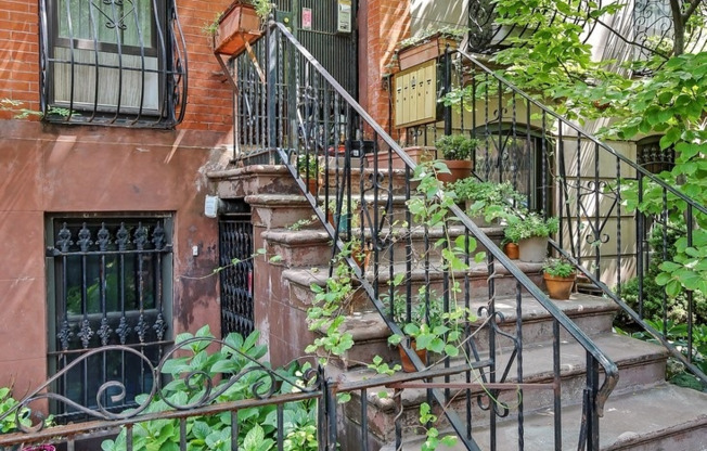 51 SAINT MARKS AVE