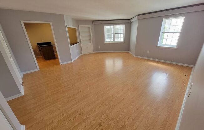 1 bed, 1 bath, $2,095, Unit LL - 206