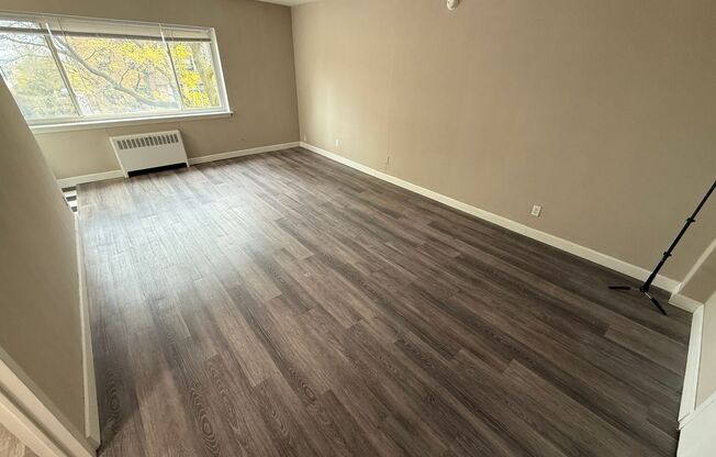 Studio, 1 bath, 400 sqft, $925, Unit #320
