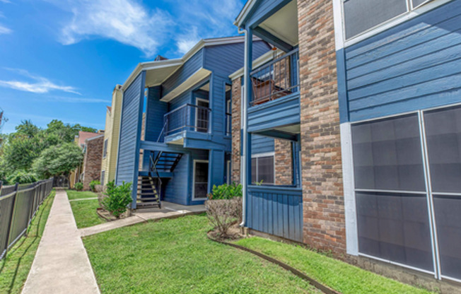 2 beds, 2 baths, 979 sqft, $1,515, Unit 224