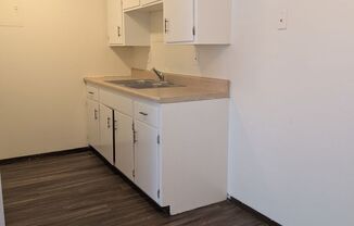 2 beds, 1 bath, 700 sqft, $1,275, Unit 102