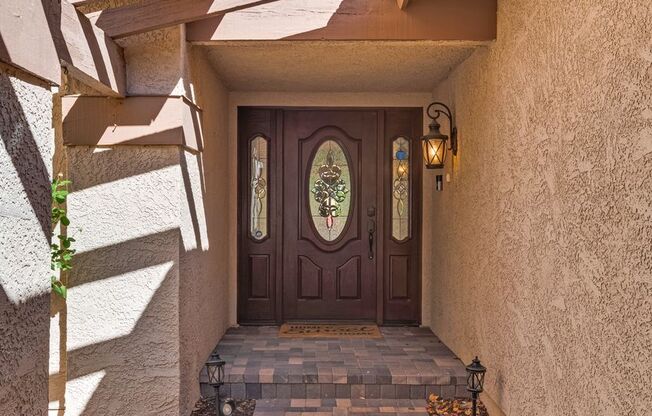Stunning 3bd/2.5bath in the iconic Las Vegas Country Club