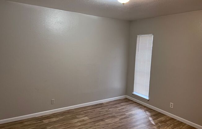 2 beds, 1 bath, $700, Unit 4304 A Boston Avenue
