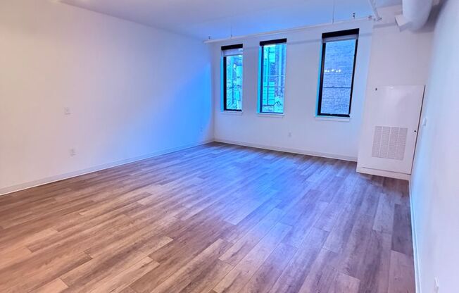 1 bed, 1 bath, 635 sqft, $1,850, Unit Unit 302