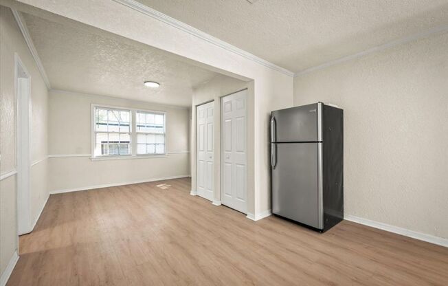 3 beds, 2 baths, $1,495, Unit Unit A