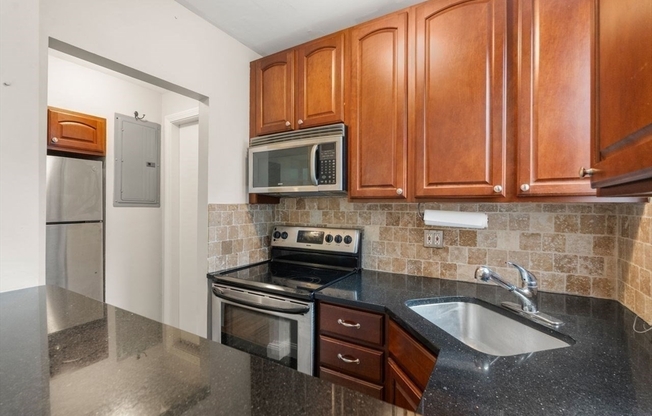 1 bed, 1 bath, 689 sqft, $3,250, Unit 6D