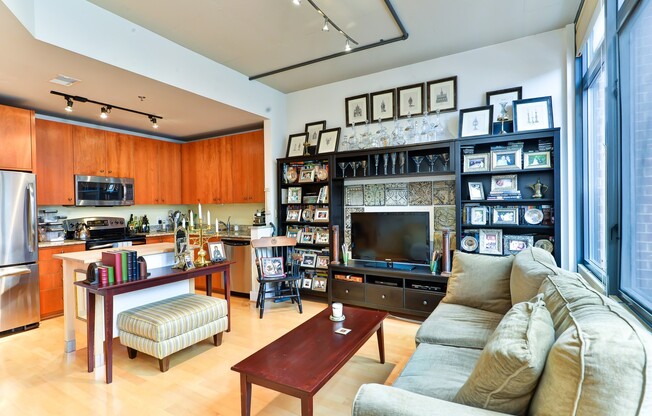 Gorgeous Light Filled Spacious Studio Blocks to King St Metro