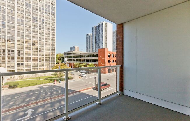 2 beds, 2 baths, 869 sqft, $4,150, Unit 1552-601