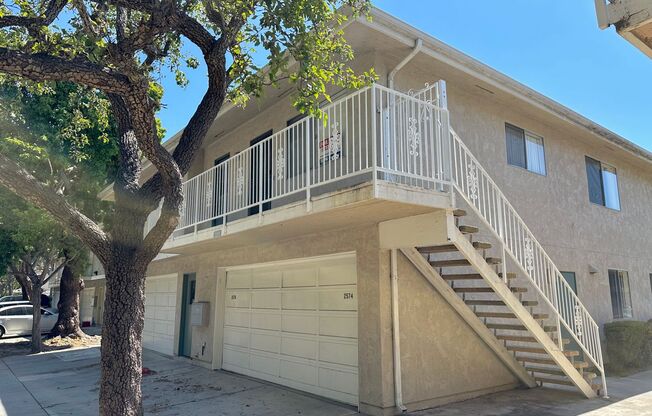 2 beds, 1 bath, $2,450