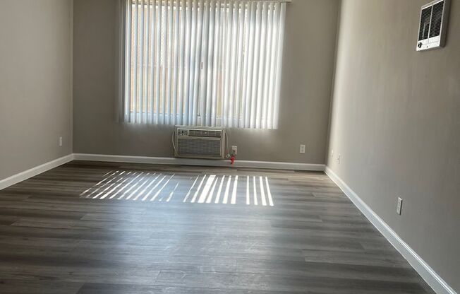 2 beds, 1 bath, 682 sqft, $2,295, Unit 1902-103