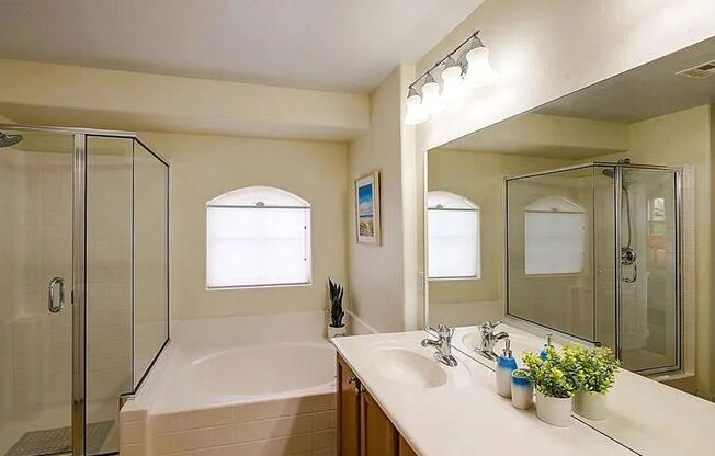 4 beds, 3 baths, $3,220, Unit # 129