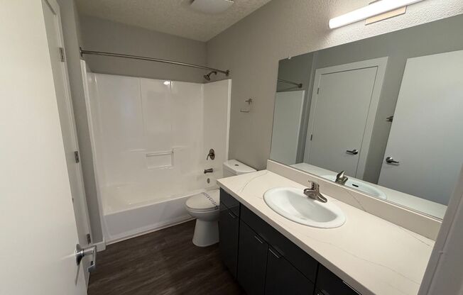 2 beds, 2 baths, 980 sqft, $2,495, Unit H205