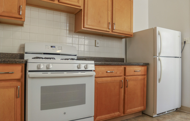 1625 W LUNT