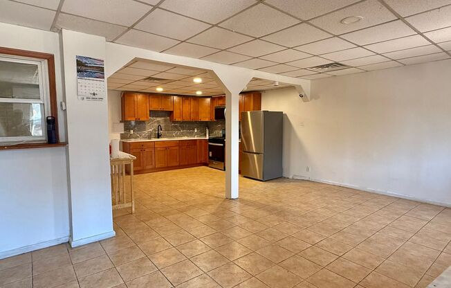 1300 Main St