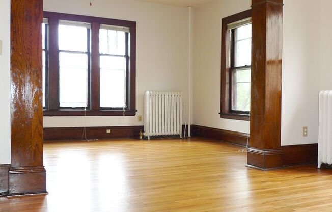 1 bed, 1 bath, 410 sqft, $975, Unit 4 - 21