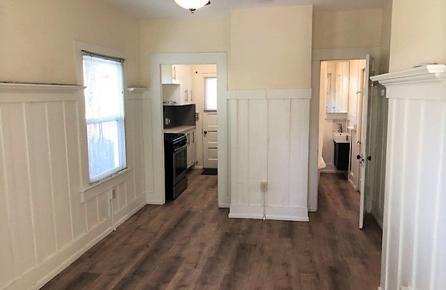 Charming 2 Bedroom with Large Yard Near Downtown SLO