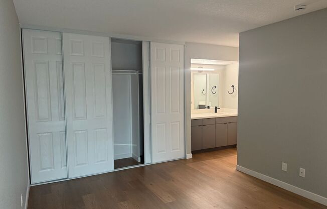 2 beds, 1 bath, 821 sqft, $2,820, Unit F006